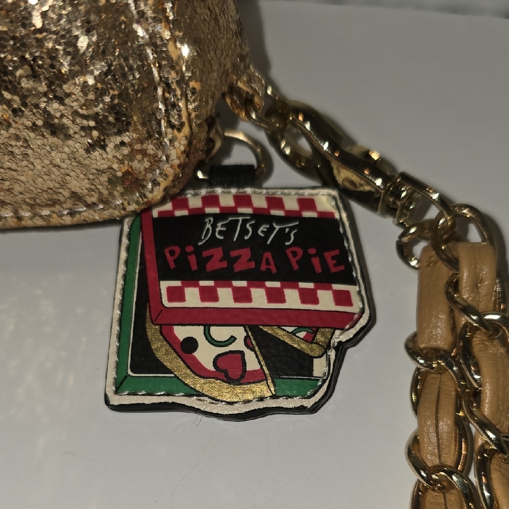 Betsey Johnson Betsey Johnson Say Cheese Pizza Slice Wristlet. - Picture 3 of 10